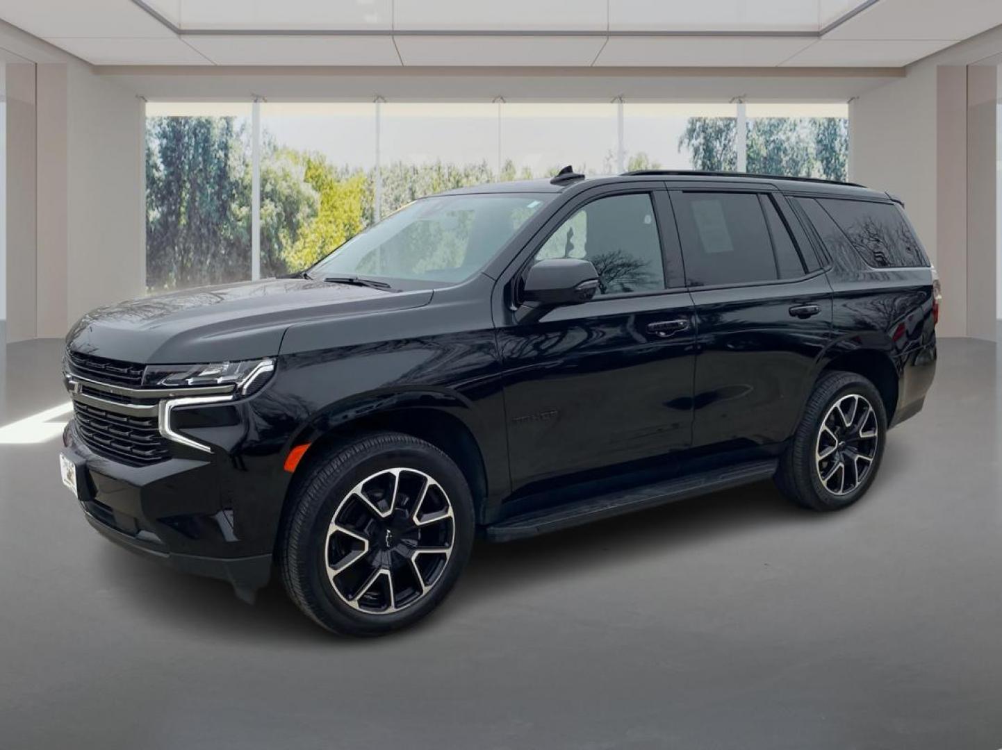 2022 BLACK CHEVROLET TAHOE RST (1GNSKRKD3NR) with an 5.3L engine, Automatic transmission, located at 908 SE 14th Street, Des Moines, IA, 50317, (515) 281-0330, 41.580303, -93.597046 - Photo#7