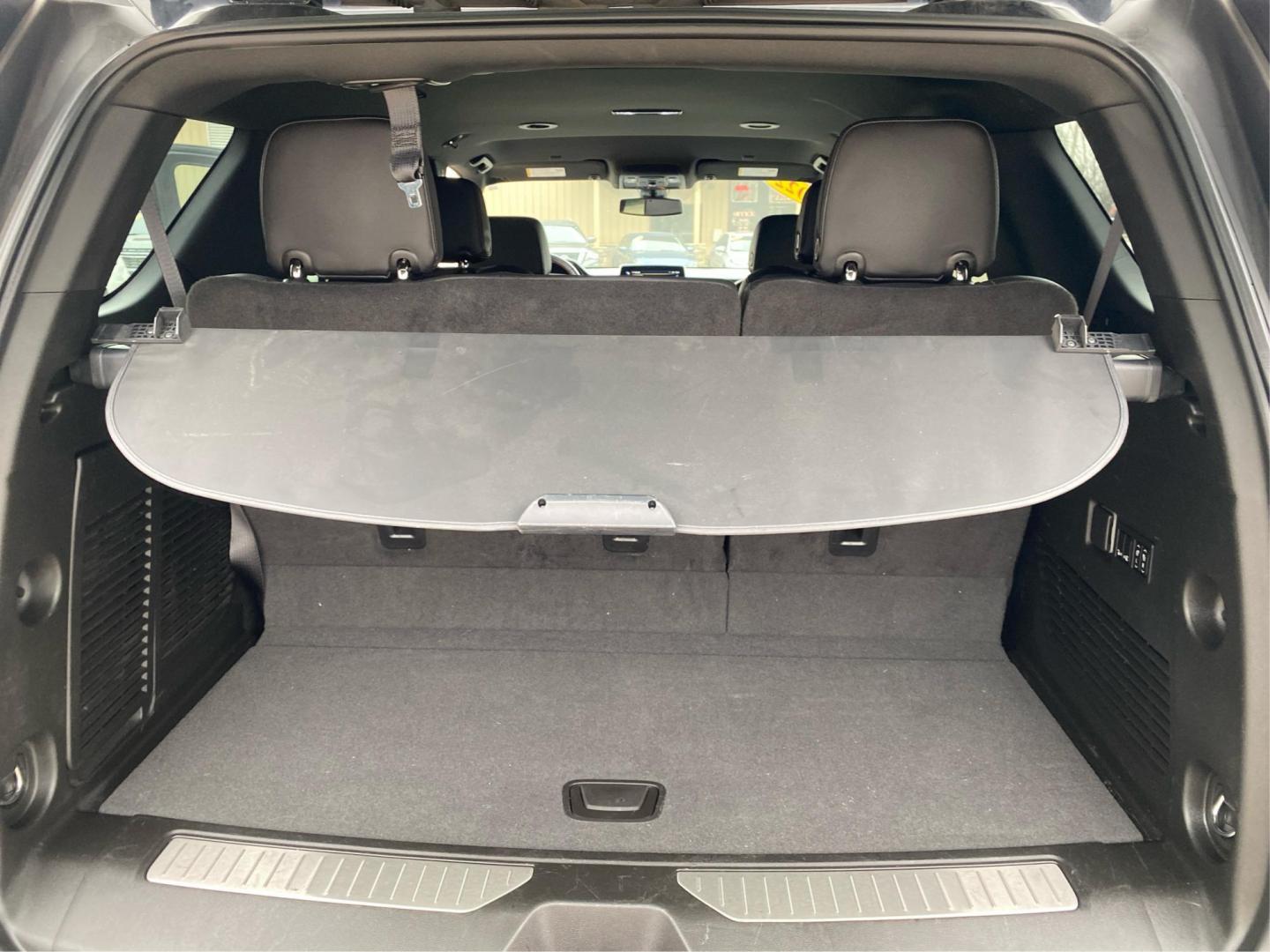 2022 BLACK CHEVROLET TAHOE RST (1GNSKRKD3NR) with an 5.3L engine, Automatic transmission, located at 908 SE 14th Street, Des Moines, IA, 50317, (515) 281-0330, 41.580303, -93.597046 - Photo#12