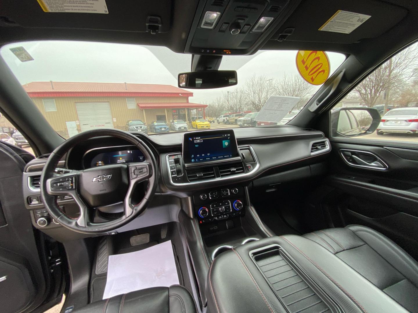 2022 BLACK CHEVROLET TAHOE RST (1GNSKRKD3NR) with an 5.3L engine, Automatic transmission, located at 908 SE 14th Street, Des Moines, IA, 50317, (515) 281-0330, 41.580303, -93.597046 - Photo#21