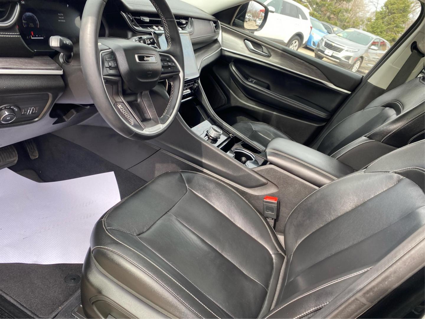 2023 BLACK JEEP GRAND CHEROKEE L LIMITED (1C4RJKBG3P8) with an 3.6L engine, Automatic transmission, located at 908 SE 14th Street, Des Moines, IA, 50317, (515) 281-0330, 41.580303, -93.597046 - Photo#8