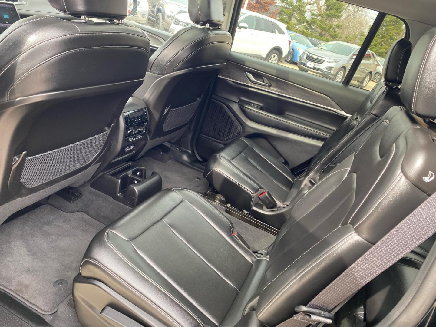 2023 BLACK JEEP GRAND CHEROKEE L LIMITED (1C4RJKBG3P8) with an 3.6L engine, Automatic transmission, located at 908 SE 14th Street, Des Moines, IA, 50317, (515) 281-0330, 41.580303, -93.597046 - Photo#9