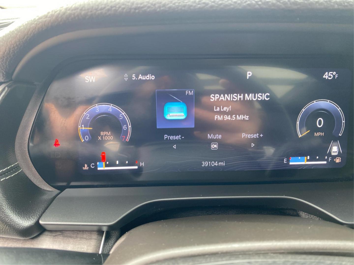 2023 BLACK JEEP GRAND CHEROKEE L LIMITED (1C4RJKBG3P8) with an 3.6L engine, Automatic transmission, located at 908 SE 14th Street, Des Moines, IA, 50317, (515) 281-0330, 41.580303, -93.597046 - Photo#15