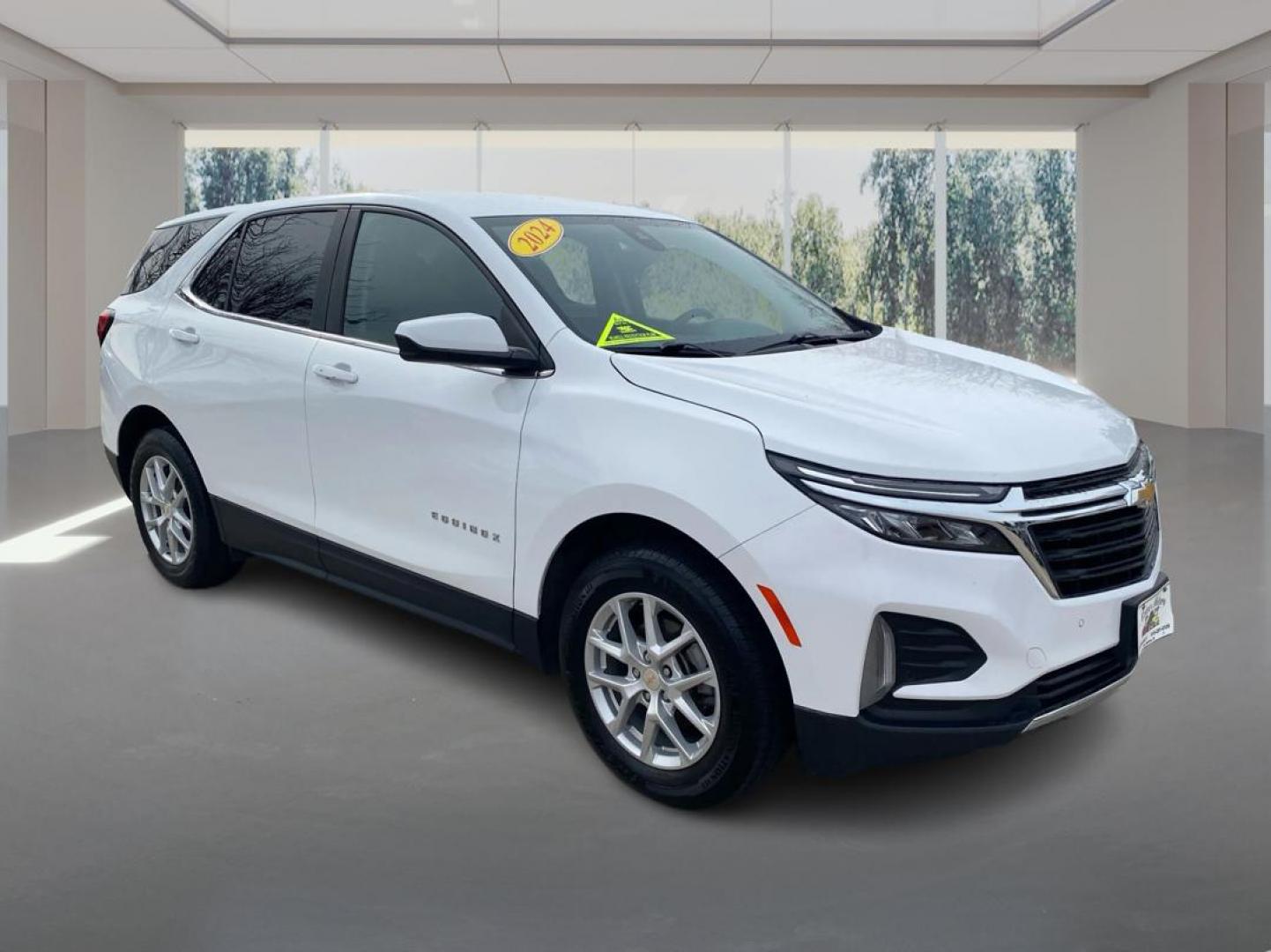 2024 WHITE CHEVROLET EQUINOX LT (3GNAXUEG4RS) with an 1.5L engine, Automatic transmission, located at 908 SE 14th Street, Des Moines, IA, 50317, (515) 281-0330, 41.580303, -93.597046 - Photo#0