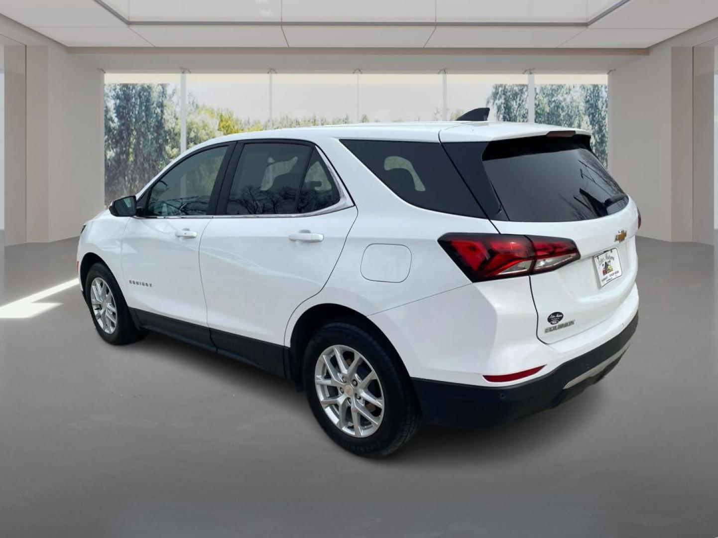 2024 WHITE CHEVROLET EQUINOX LT (3GNAXUEG4RS) with an 1.5L engine, Automatic transmission, located at 908 SE 14th Street, Des Moines, IA, 50317, (515) 281-0330, 41.580303, -93.597046 - Photo#4