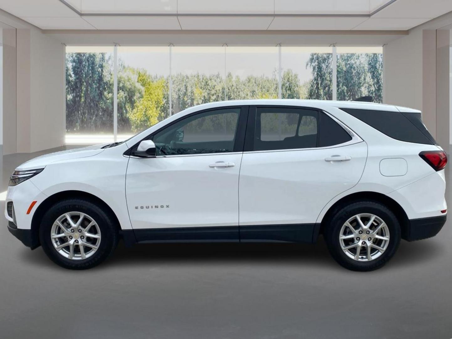 2024 WHITE CHEVROLET EQUINOX LT (3GNAXUEG4RS) with an 1.5L engine, Automatic transmission, located at 908 SE 14th Street, Des Moines, IA, 50317, (515) 281-0330, 41.580303, -93.597046 - Photo#5