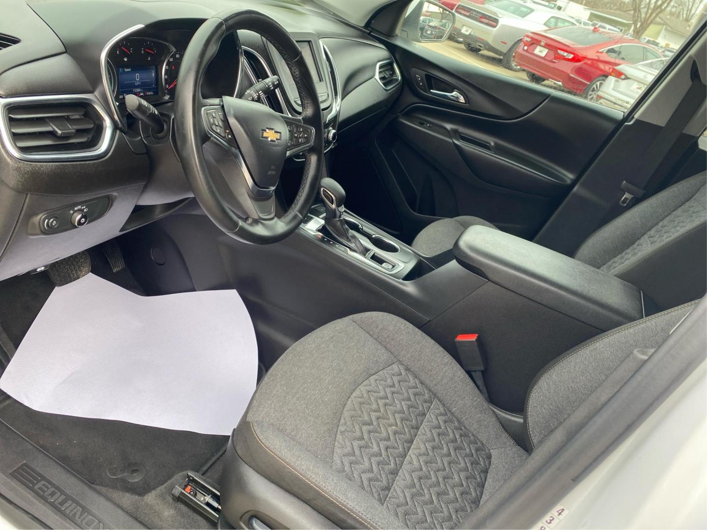 2024 WHITE CHEVROLET EQUINOX LT (3GNAXUEG4RS) with an 1.5L engine, Automatic transmission, located at 908 SE 14th Street, Des Moines, IA, 50317, (515) 281-0330, 41.580303, -93.597046 - Photo#8