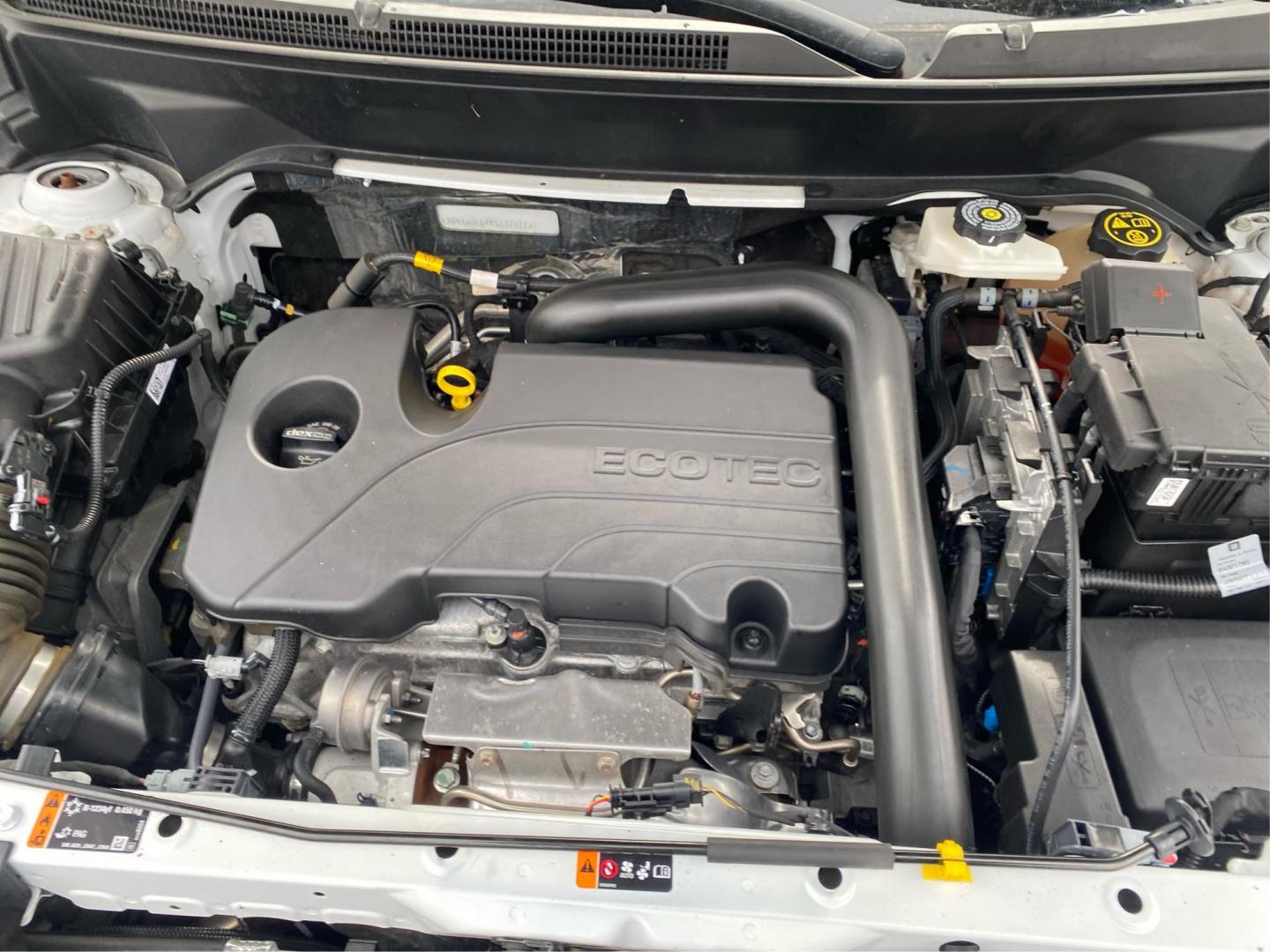 2024 WHITE CHEVROLET EQUINOX LT (3GNAXUEG4RS) with an 1.5L engine, Automatic transmission, located at 908 SE 14th Street, Des Moines, IA, 50317, (515) 281-0330, 41.580303, -93.597046 - Photo#10