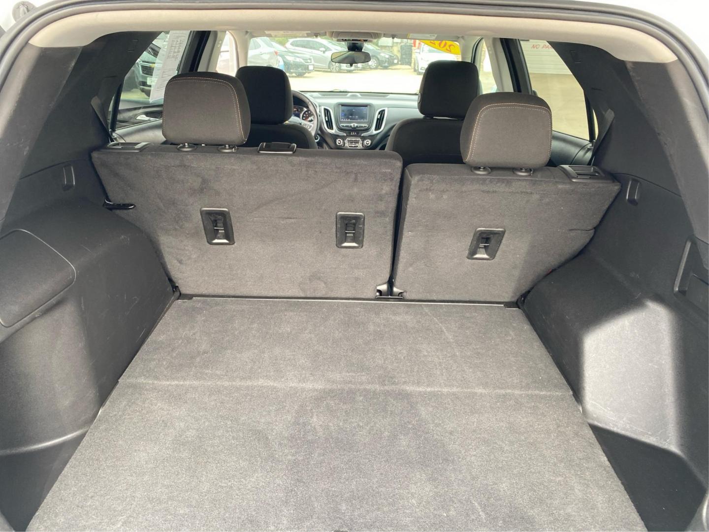 2024 WHITE CHEVROLET EQUINOX LT (3GNAXUEG4RS) with an 1.5L engine, Automatic transmission, located at 908 SE 14th Street, Des Moines, IA, 50317, (515) 281-0330, 41.580303, -93.597046 - Photo#12