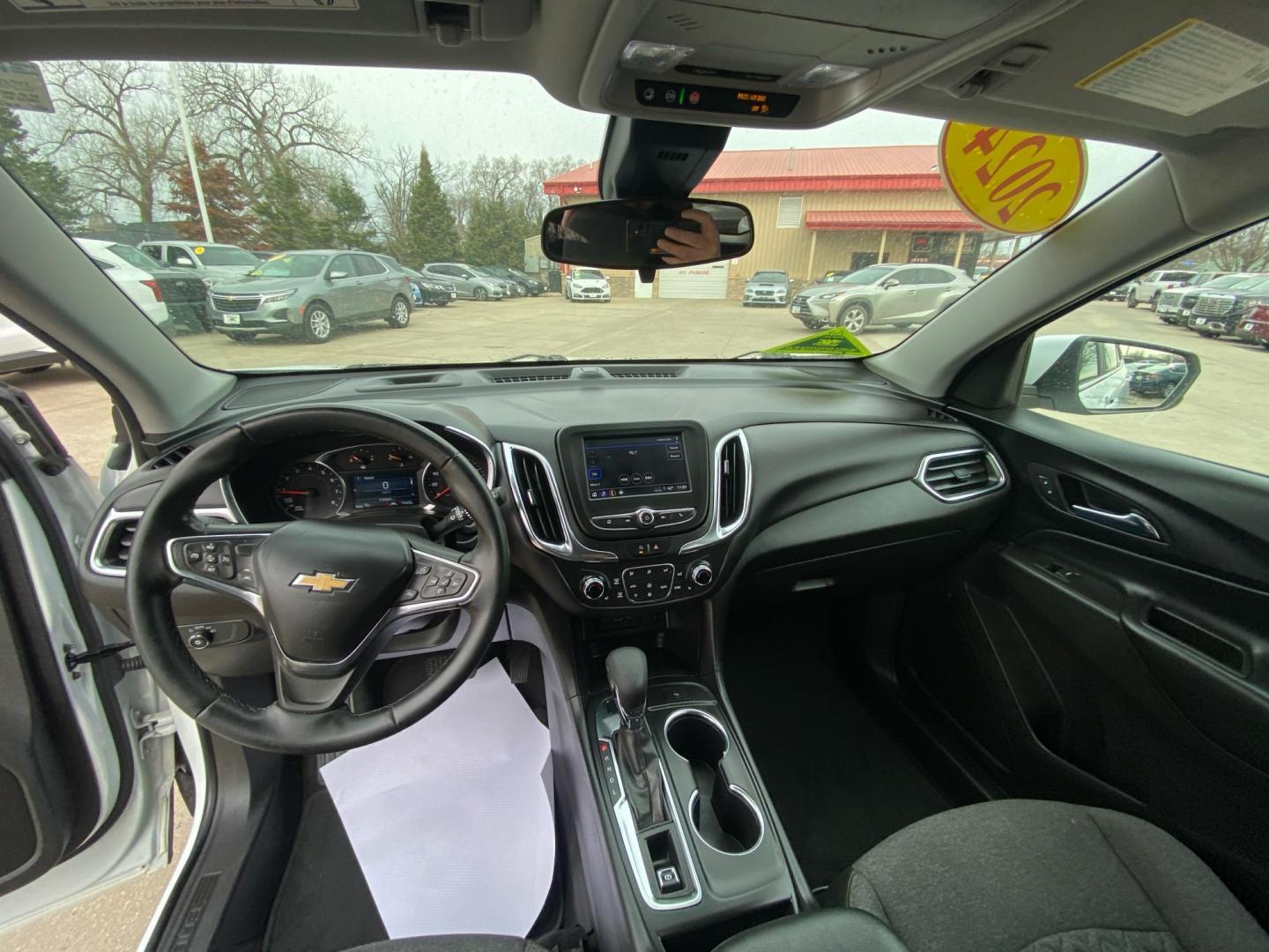 2024 WHITE CHEVROLET EQUINOX LT (3GNAXUEG4RS) with an 1.5L engine, Automatic transmission, located at 908 SE 14th Street, Des Moines, IA, 50317, (515) 281-0330, 41.580303, -93.597046 - Photo#21