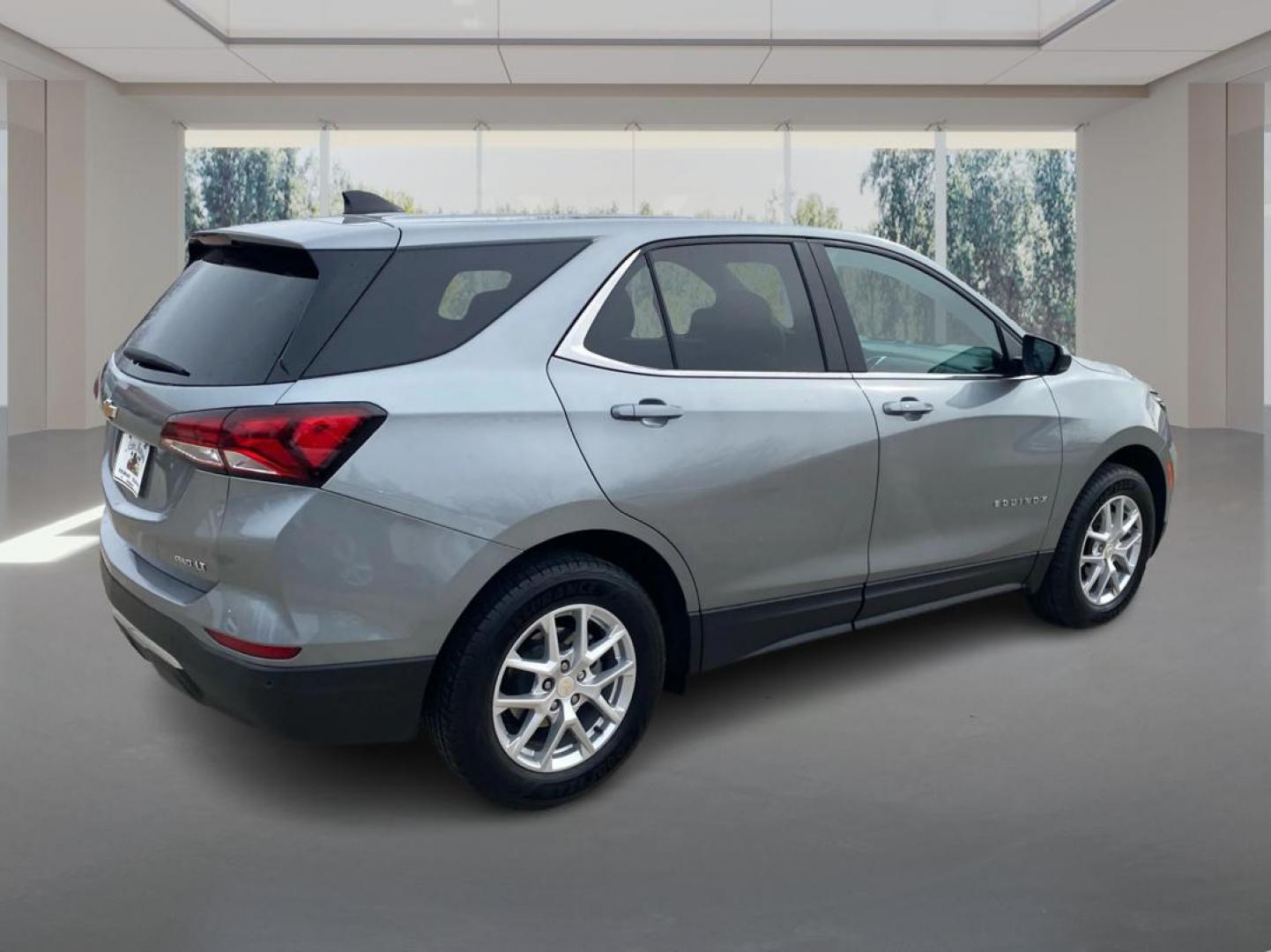 2023 GRAY CHEVROLET EQUINOX LT (3GNAXUEG3PS) with an 1.5L engine, Automatic transmission, located at 908 SE 14th Street, Des Moines, IA, 50317, (515) 281-0330, 41.580303, -93.597046 - Photo#2
