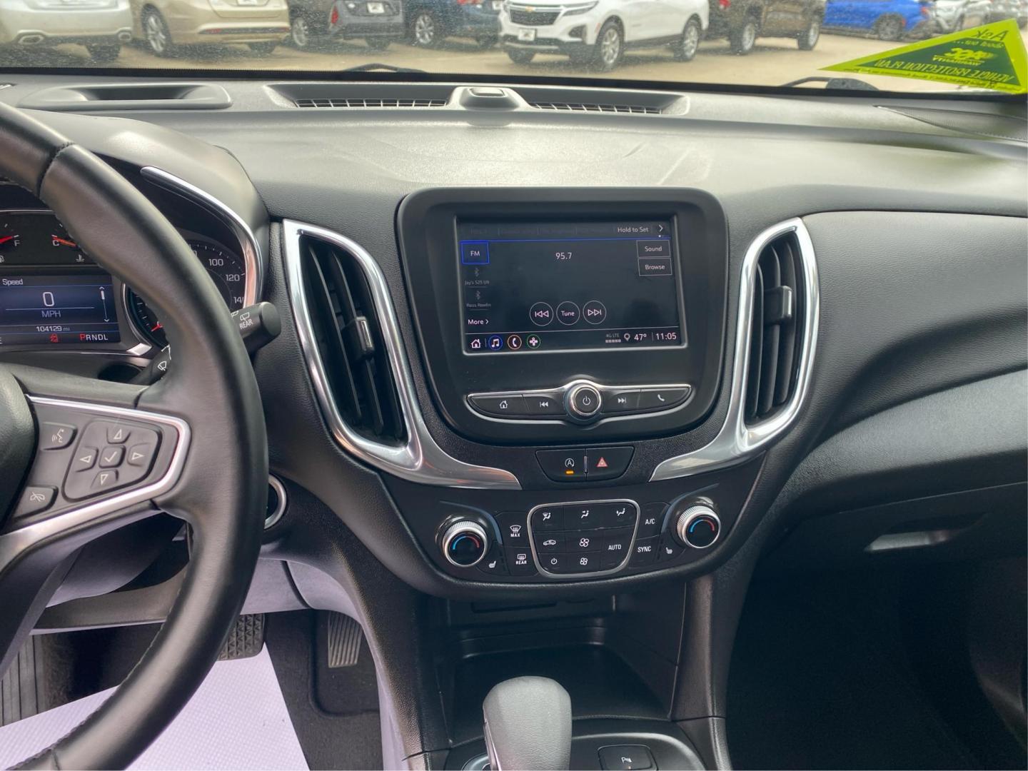 2023 GRAY CHEVROLET EQUINOX LT (3GNAXUEG3PS) with an 1.5L engine, Automatic transmission, located at 908 SE 14th Street, Des Moines, IA, 50317, (515) 281-0330, 41.580303, -93.597046 - Photo#13