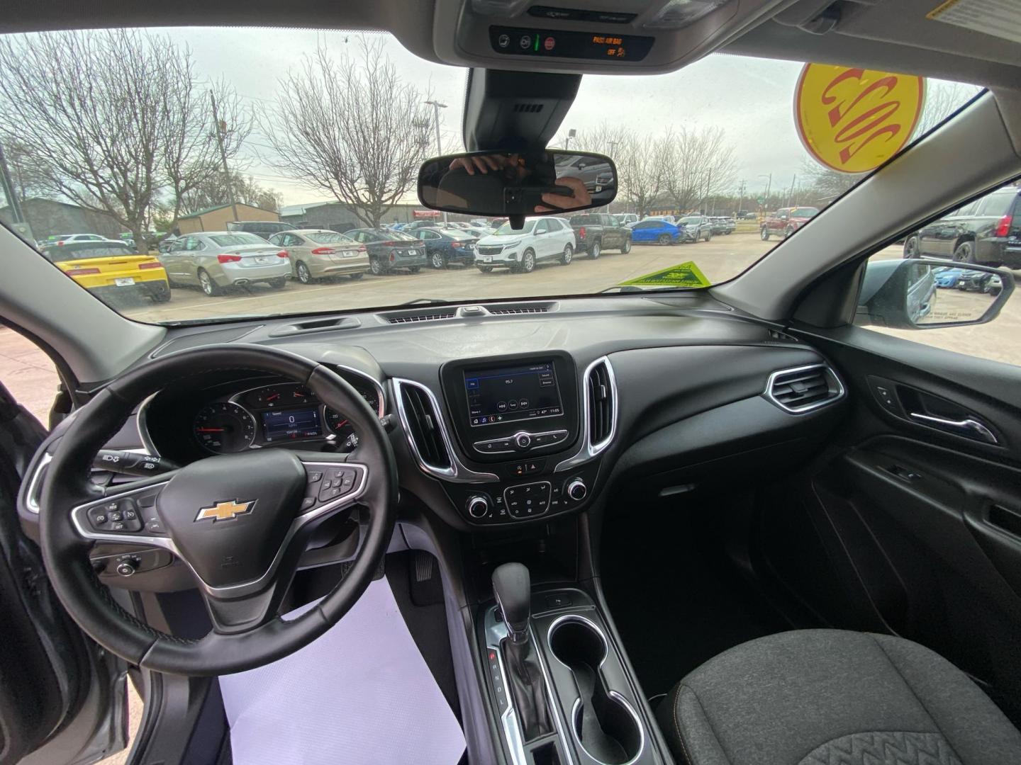 2023 GRAY CHEVROLET EQUINOX LT (3GNAXUEG3PS) with an 1.5L engine, Automatic transmission, located at 908 SE 14th Street, Des Moines, IA, 50317, (515) 281-0330, 41.580303, -93.597046 - Photo#21