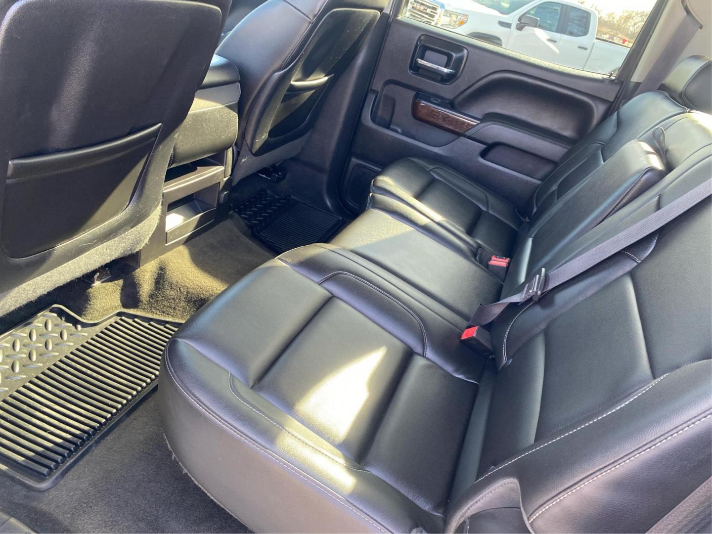 2014 WHITE GMC SIERRA CREW CAB SLE (3GTU2UEC4EG) with an 5.3L engine, Automatic transmission, located at 908 SE 14th Street, Des Moines, IA, 50317, (515) 281-0330, 41.580303, -93.597046 - Photo#9