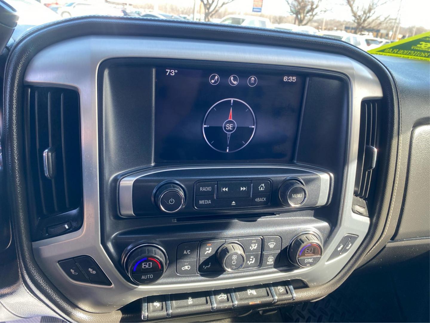 2014 WHITE GMC SIERRA CREW CAB SLE (3GTU2UEC4EG) with an 5.3L engine, Automatic transmission, located at 908 SE 14th Street, Des Moines, IA, 50317, (515) 281-0330, 41.580303, -93.597046 - Photo#12