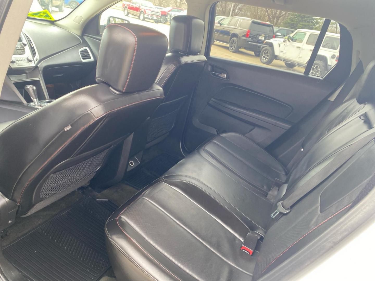 2017 WHITE GMC TERRAIN SLT (2GKALPEKXH6) with an 2.4L engine, Automatic transmission, located at 908 SE 14th Street, Des Moines, IA, 50317, (515) 281-0330, 41.580303, -93.597046 - Photo#9