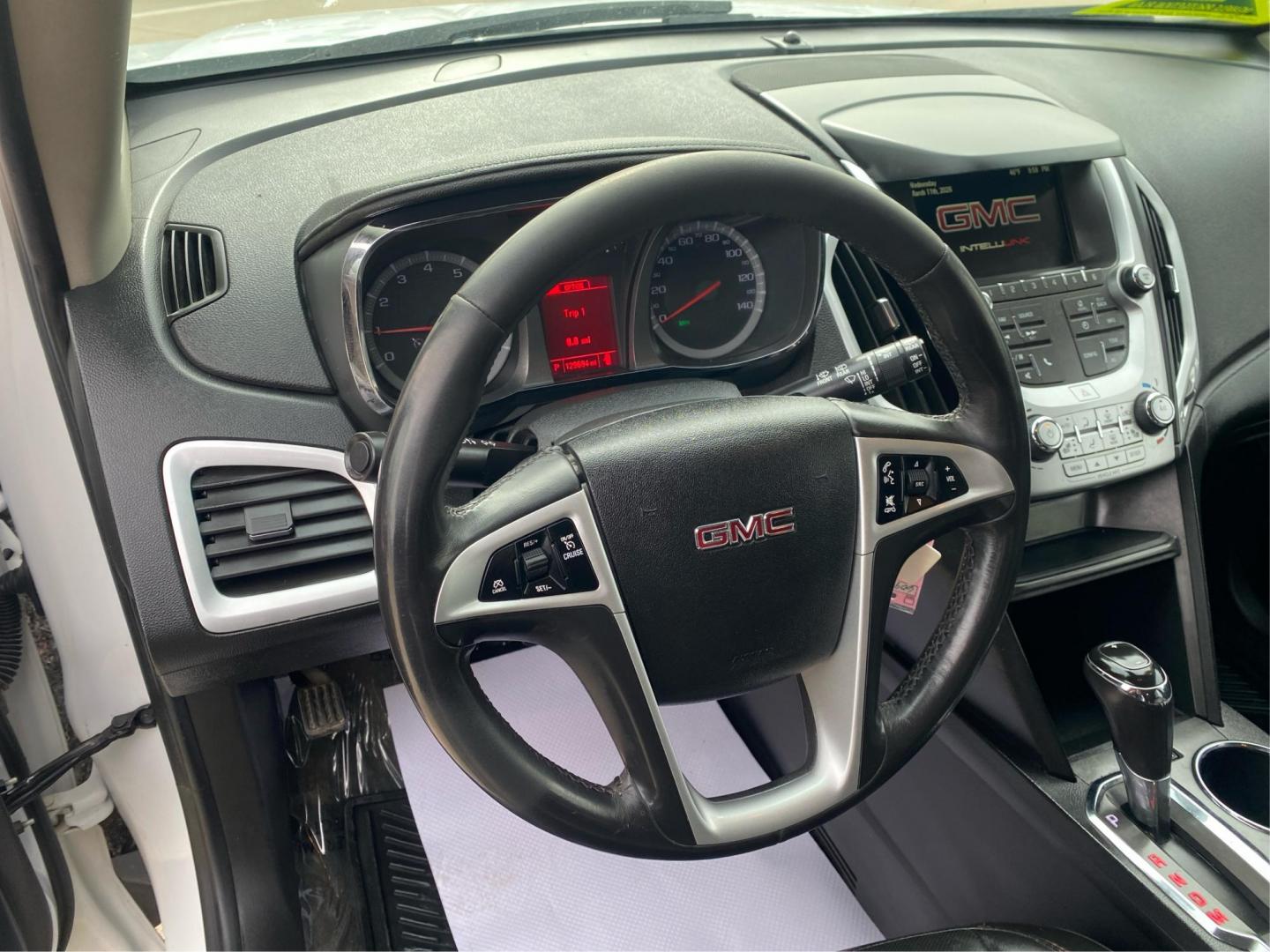 2017 WHITE GMC TERRAIN SLT (2GKALPEKXH6) with an 2.4L engine, Automatic transmission, located at 908 SE 14th Street, Des Moines, IA, 50317, (515) 281-0330, 41.580303, -93.597046 - Photo#16