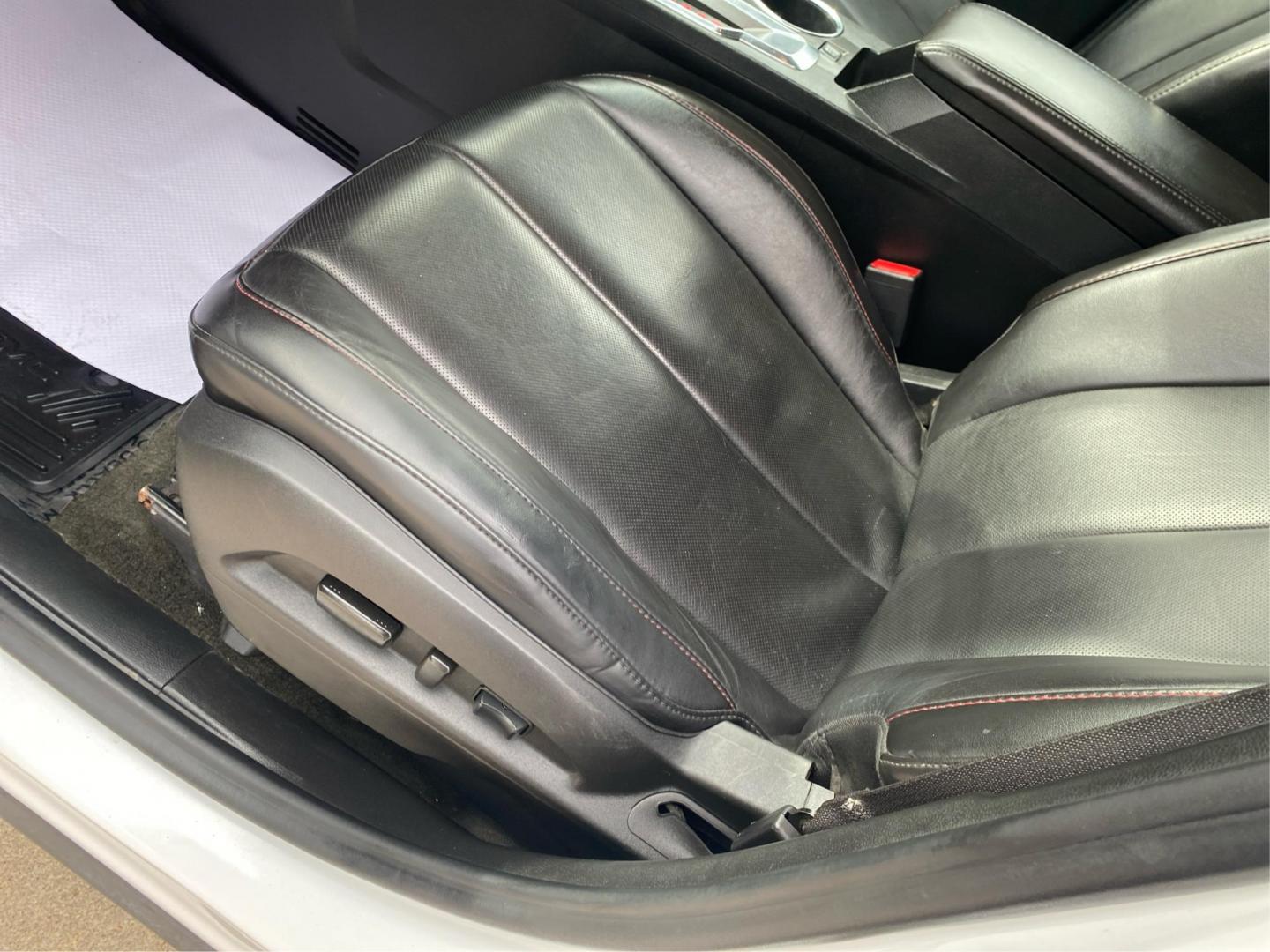 2017 WHITE GMC TERRAIN SLT (2GKALPEKXH6) with an 2.4L engine, Automatic transmission, located at 908 SE 14th Street, Des Moines, IA, 50317, (515) 281-0330, 41.580303, -93.597046 - Photo#18