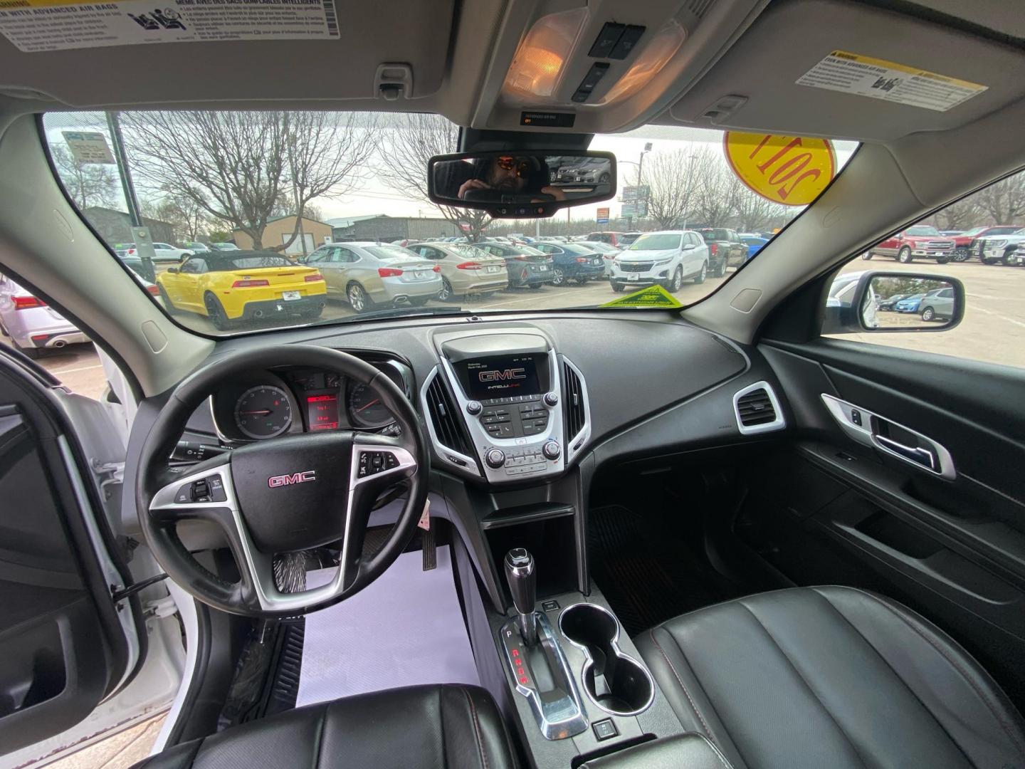 2017 WHITE GMC TERRAIN SLT (2GKALPEKXH6) with an 2.4L engine, Automatic transmission, located at 908 SE 14th Street, Des Moines, IA, 50317, (515) 281-0330, 41.580303, -93.597046 - Photo#21