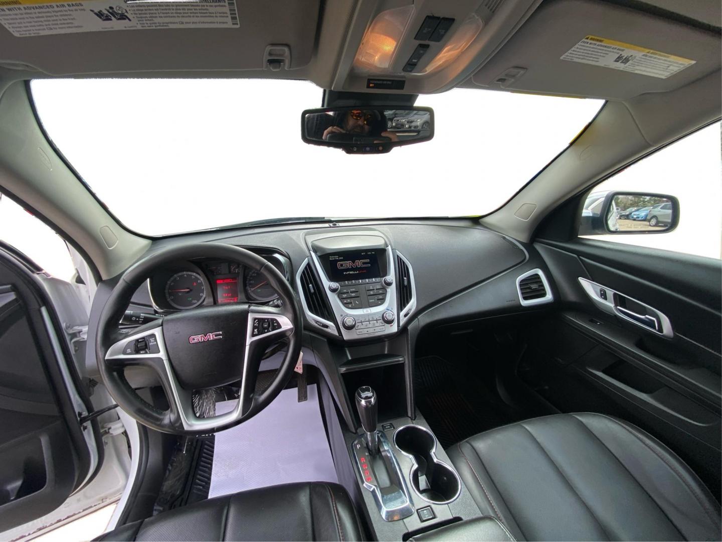 2017 WHITE GMC TERRAIN SLT (2GKALPEKXH6) with an 2.4L engine, Automatic transmission, located at 908 SE 14th Street, Des Moines, IA, 50317, (515) 281-0330, 41.580303, -93.597046 - Photo#22