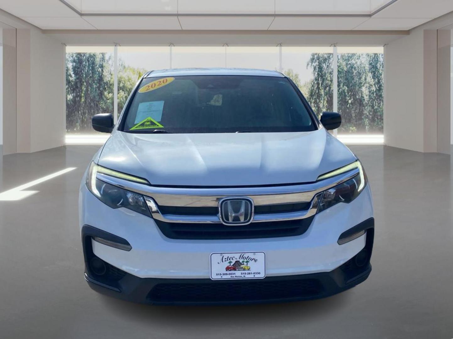 2020 WHITE HONDA PILOT LX (5FNYF5H17LB) with an 3.5L engine, Automatic transmission, located at 908 SE 14th Street, Des Moines, IA, 50317, (515) 281-0330, 41.580303, -93.597046 - Photo#6