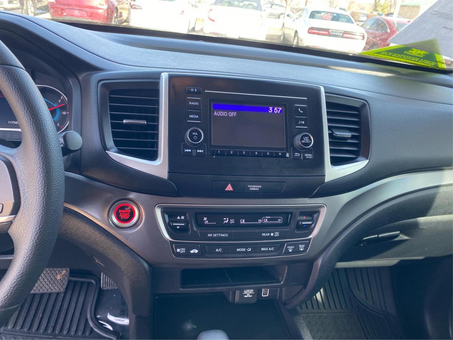 2020 WHITE HONDA PILOT LX (5FNYF5H17LB) with an 3.5L engine, Automatic transmission, located at 908 SE 14th Street, Des Moines, IA, 50317, (515) 281-0330, 41.580303, -93.597046 - Photo#13