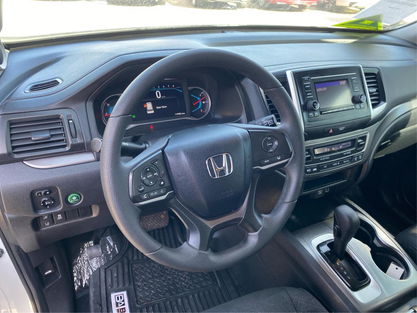 2020 WHITE HONDA PILOT LX (5FNYF5H17LB) with an 3.5L engine, Automatic transmission, located at 908 SE 14th Street, Des Moines, IA, 50317, (515) 281-0330, 41.580303, -93.597046 - Photo#16