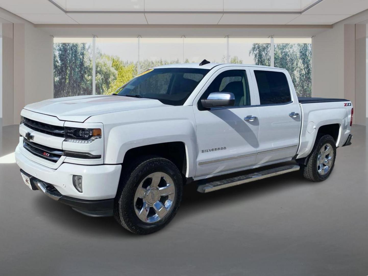 2018 WHITE CHEVROLET SILVERADO 1500 LTZ (3GCUKSEJ0JG) with an 6.2L engine, Automatic transmission, located at 908 SE 14th Street, Des Moines, IA, 50317, (515) 281-0330, 41.580303, -93.597046 - Photo#7
