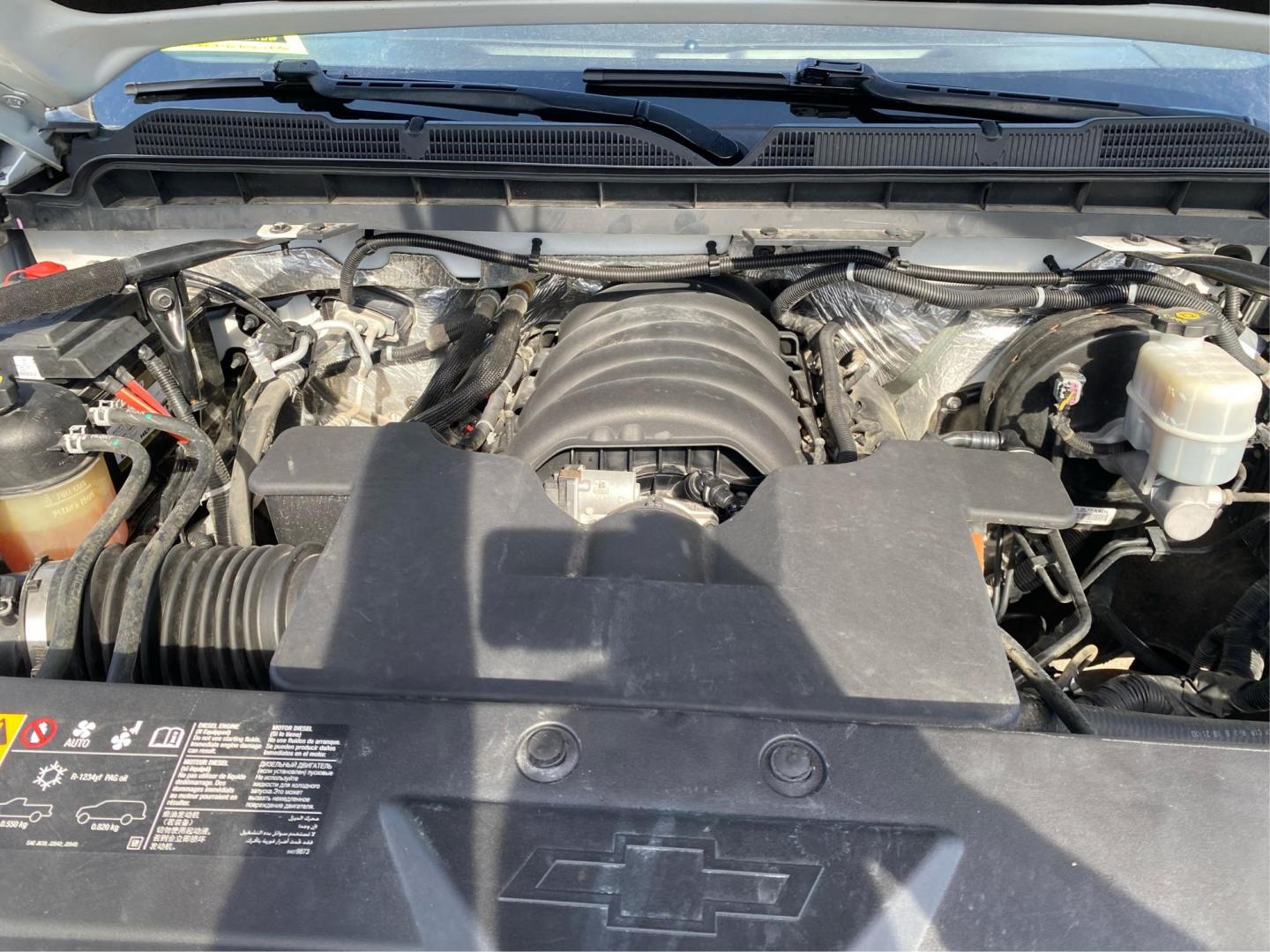 2018 WHITE CHEVROLET SILVERADO 1500 LTZ (3GCUKSEJ0JG) with an 6.2L engine, Automatic transmission, located at 908 SE 14th Street, Des Moines, IA, 50317, (515) 281-0330, 41.580303, -93.597046 - Photo#10