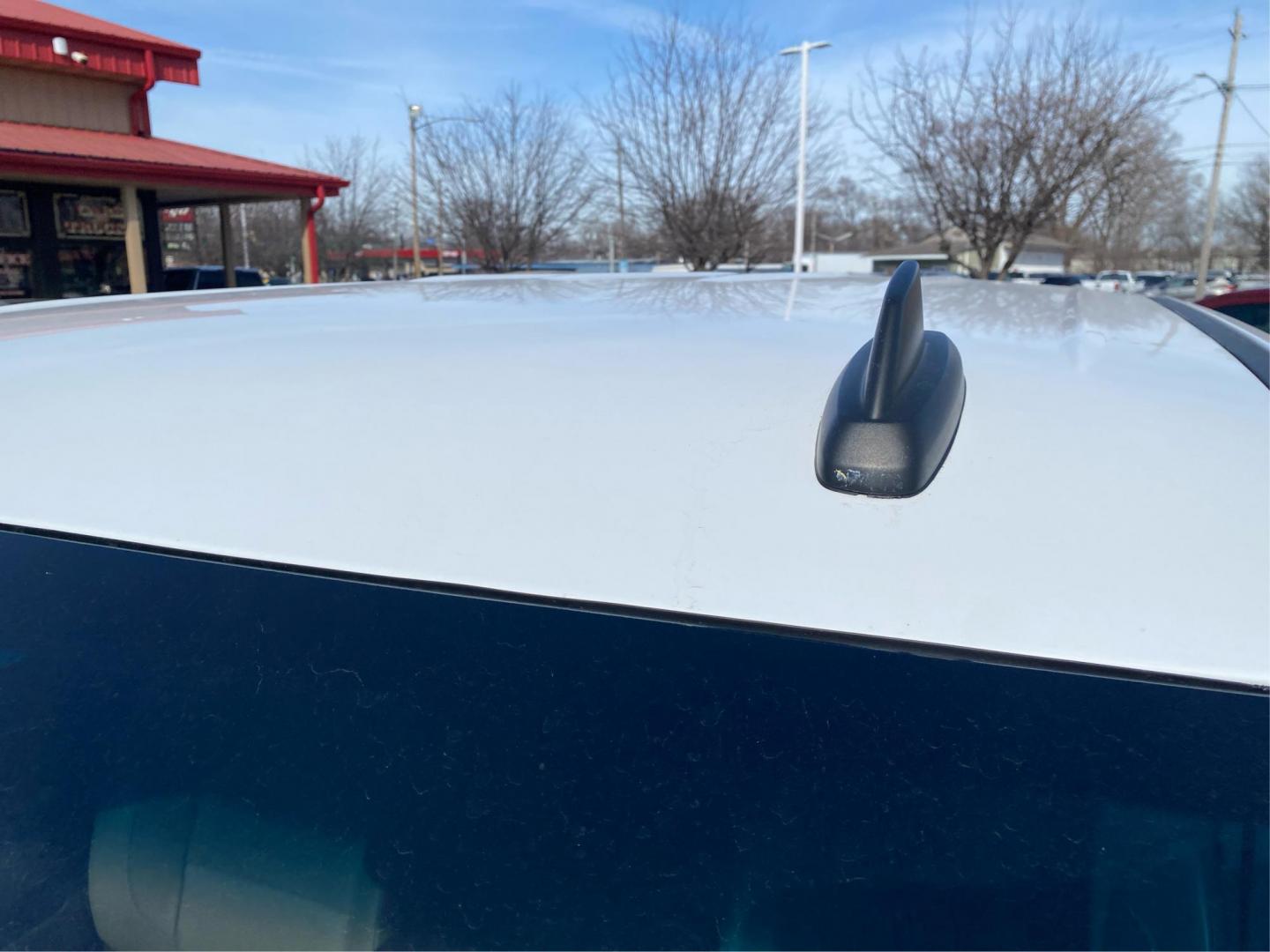 2018 WHITE CHEVROLET SILVERADO 1500 LTZ (3GCUKSEJ0JG) with an 6.2L engine, Automatic transmission, located at 908 SE 14th Street, Des Moines, IA, 50317, (515) 281-0330, 41.580303, -93.597046 - Photo#11