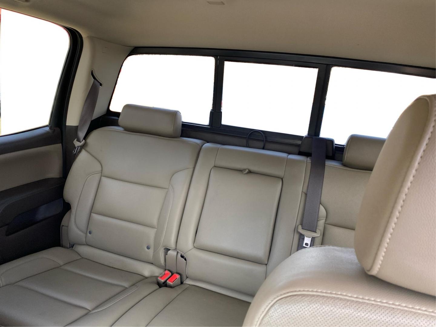 2018 WHITE CHEVROLET SILVERADO 1500 LTZ (3GCUKSEJ0JG) with an 6.2L engine, Automatic transmission, located at 908 SE 14th Street, Des Moines, IA, 50317, (515) 281-0330, 41.580303, -93.597046 - Photo#13