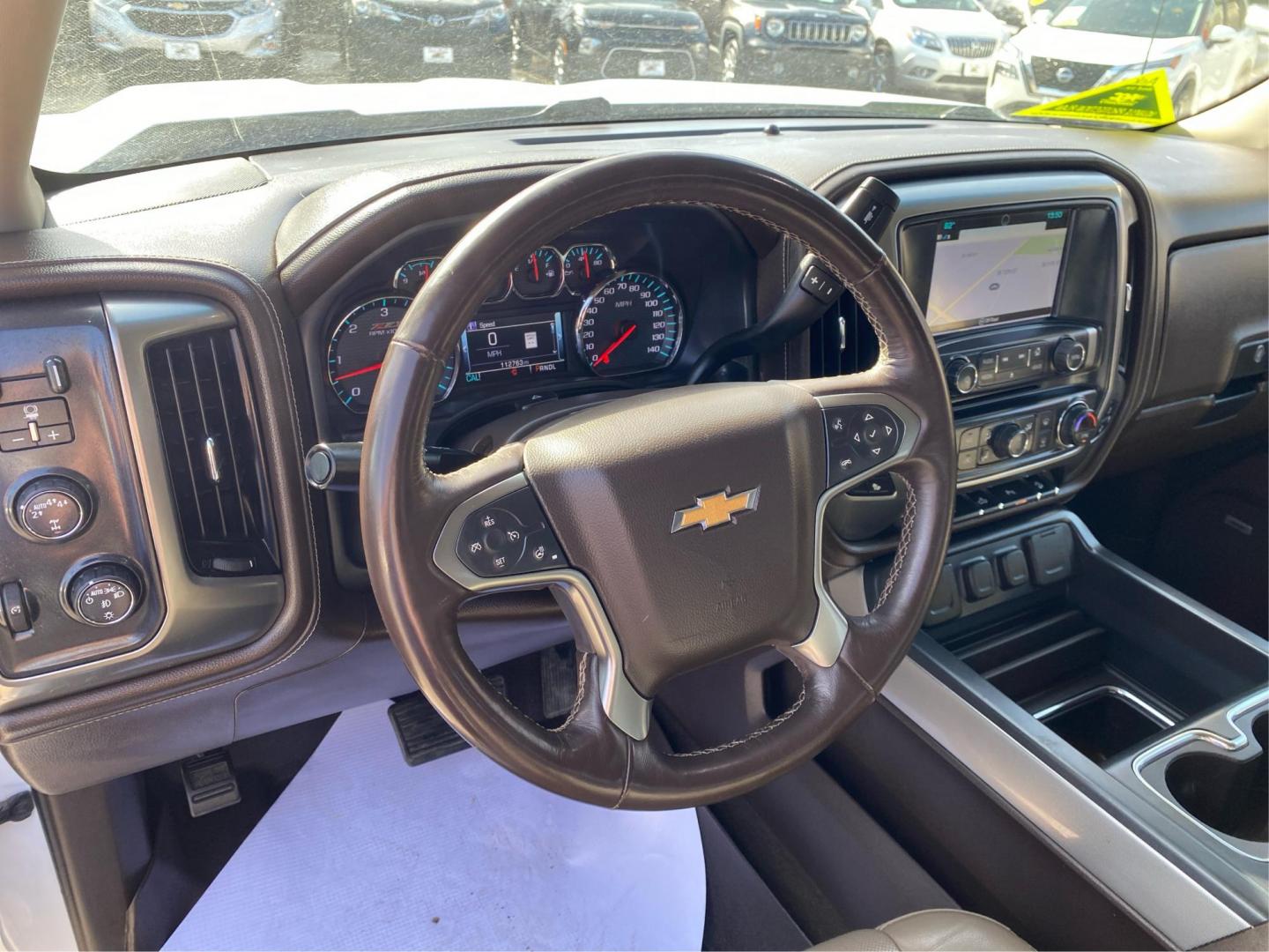 2018 WHITE CHEVROLET SILVERADO 1500 LTZ (3GCUKSEJ0JG) with an 6.2L engine, Automatic transmission, located at 908 SE 14th Street, Des Moines, IA, 50317, (515) 281-0330, 41.580303, -93.597046 - Photo#15