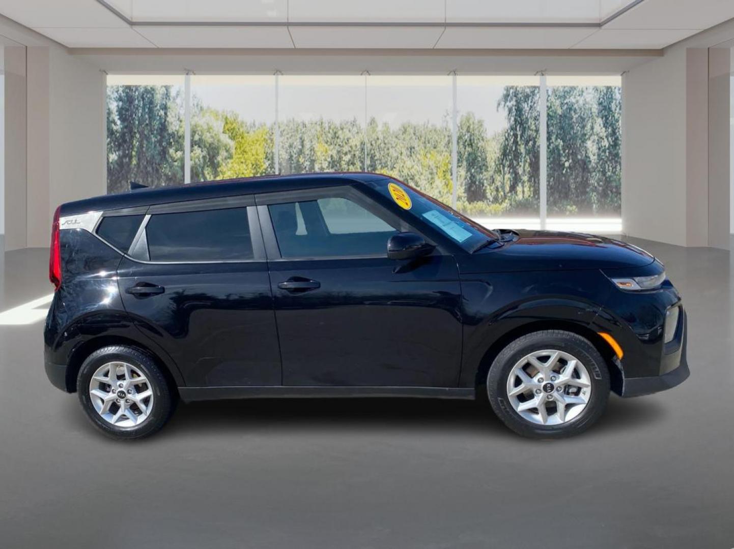 2020 BLACK KIA SOUL LX (KNDJ23AU9L7) with an 2.0L engine, 6-Speed Manual transmission, located at 908 SE 14th Street, Des Moines, IA, 50317, (515) 281-0330, 41.580303, -93.597046 - Photo#1