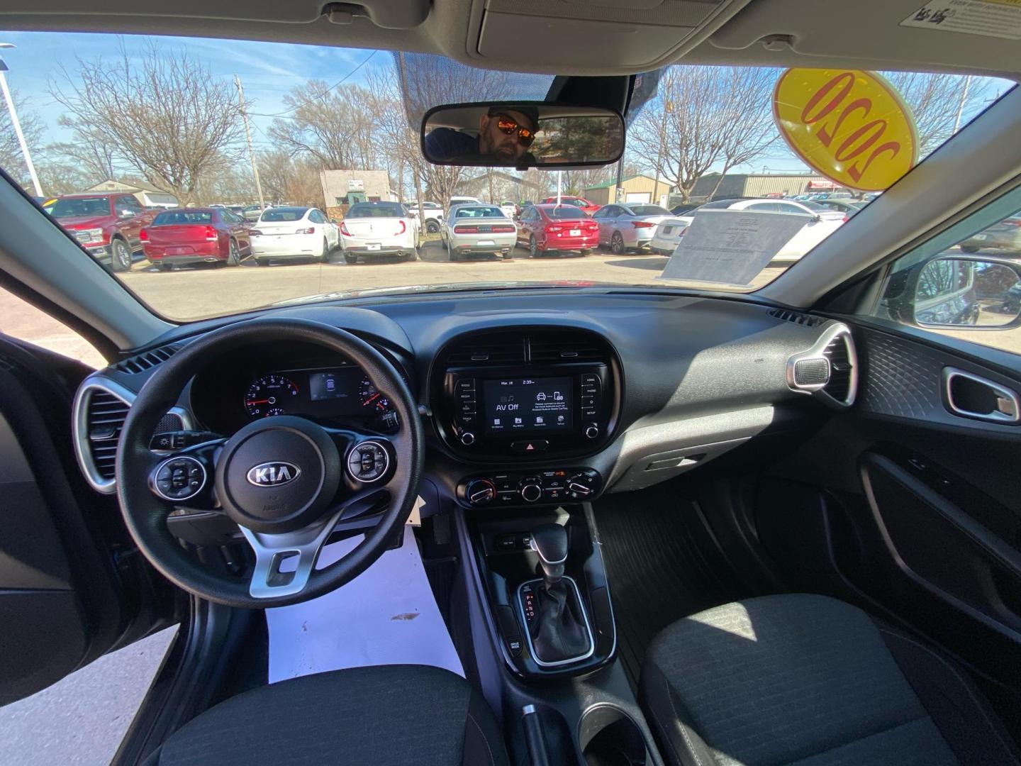 2020 BLACK KIA SOUL LX (KNDJ23AU9L7) with an 2.0L engine, 6-Speed Manual transmission, located at 908 SE 14th Street, Des Moines, IA, 50317, (515) 281-0330, 41.580303, -93.597046 - Photo#21