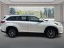 2019 WHITE TOYOTA HIGHLANDER XLE (5TDJZRFH3KS) with an 3.5L engine, Automatic transmission, located at 908 SE 14th Street, Des Moines, IA, 50317, (515) 281-0330, 41.580303, -93.597046 - Photo#1