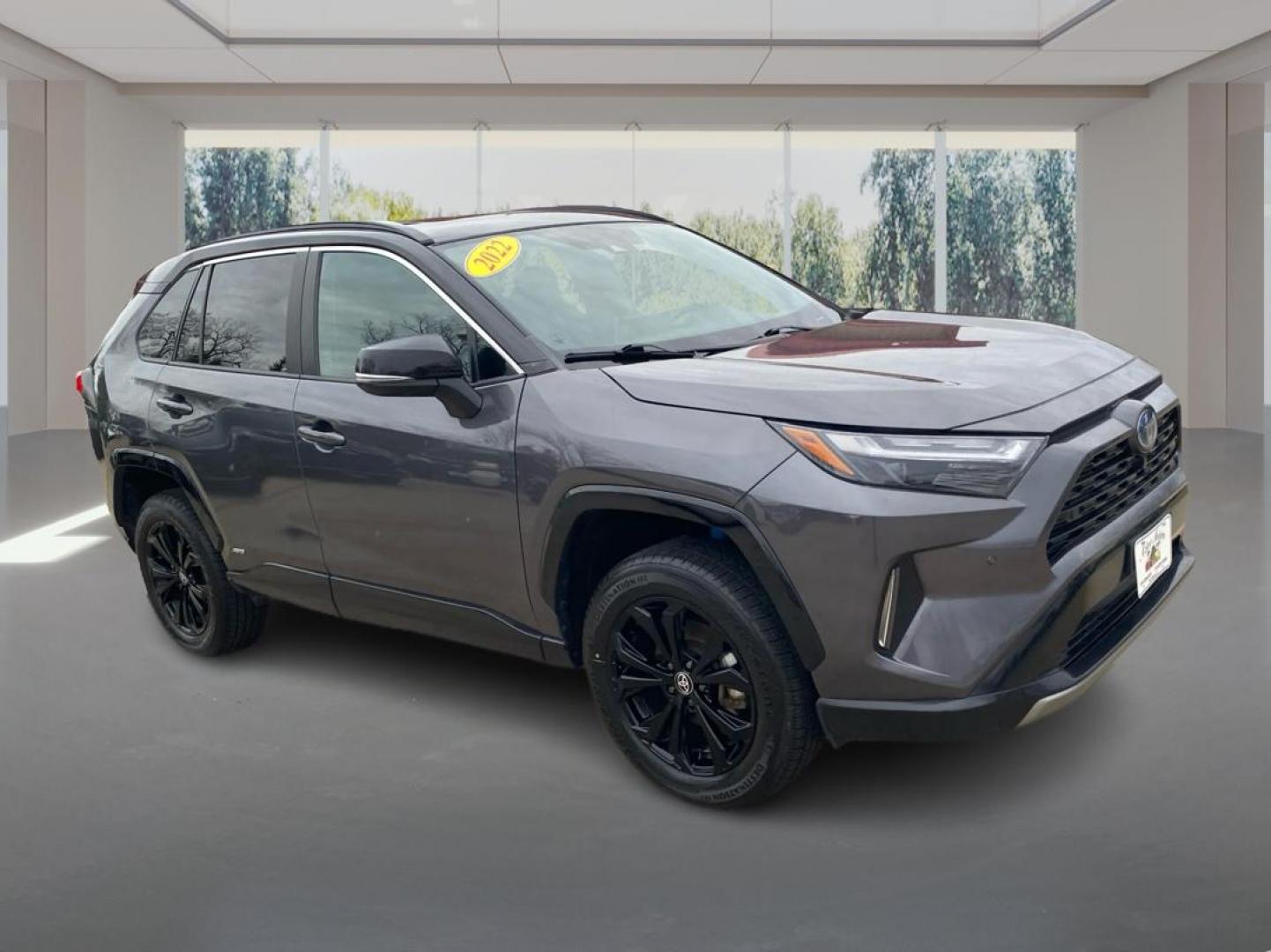 2022 GRAY TOYOTA RAV4 XSE (4T3E6RFV0NU) with an 2.5L engine, Continuously Variable transmission, located at 908 SE 14th Street, Des Moines, IA, 50317, (515) 281-0330, 41.580303, -93.597046 - Photo#0