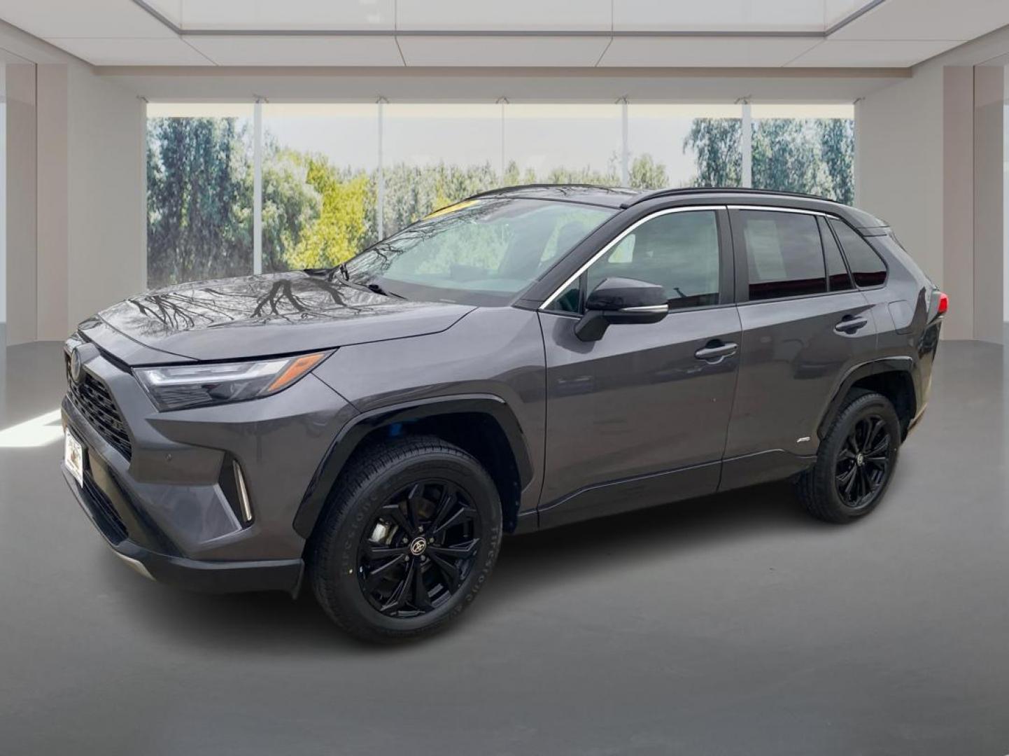 2022 GRAY TOYOTA RAV4 XSE (4T3E6RFV0NU) with an 2.5L engine, Continuously Variable transmission, located at 908 SE 14th Street, Des Moines, IA, 50317, (515) 281-0330, 41.580303, -93.597046 - Photo#7