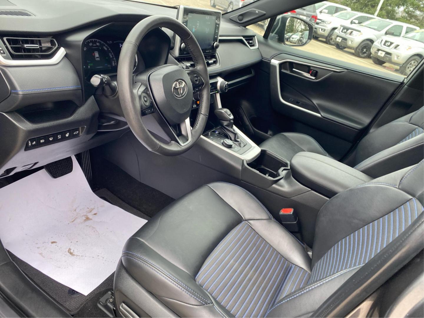 2022 GRAY TOYOTA RAV4 XSE (4T3E6RFV0NU) with an 2.5L engine, Continuously Variable transmission, located at 908 SE 14th Street, Des Moines, IA, 50317, (515) 281-0330, 41.580303, -93.597046 - Photo#8
