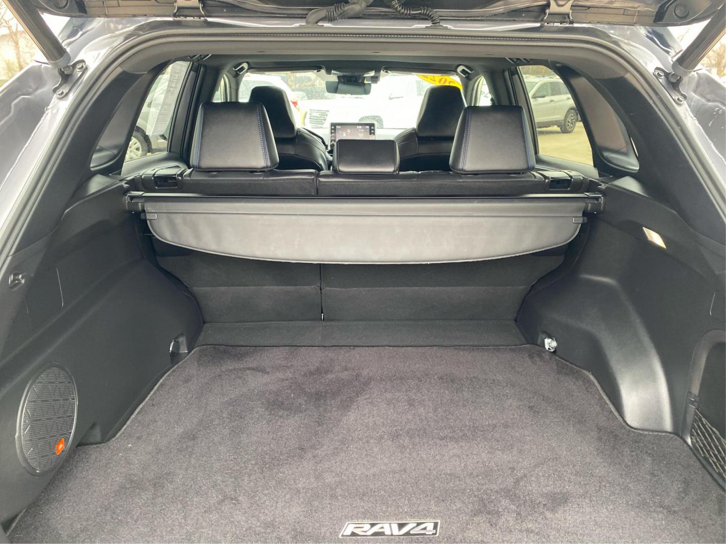 2022 GRAY TOYOTA RAV4 XSE (4T3E6RFV0NU) with an 2.5L engine, Continuously Variable transmission, located at 908 SE 14th Street, Des Moines, IA, 50317, (515) 281-0330, 41.580303, -93.597046 - Photo#12