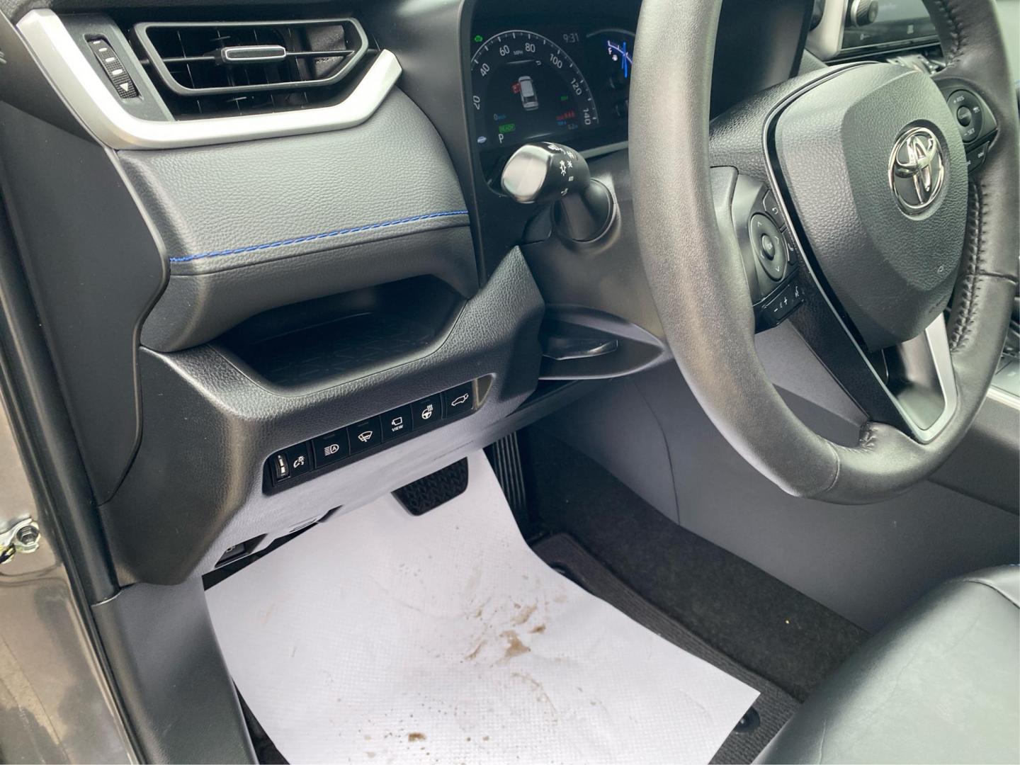 2022 GRAY TOYOTA RAV4 XSE (4T3E6RFV0NU) with an 2.5L engine, Continuously Variable transmission, located at 908 SE 14th Street, Des Moines, IA, 50317, (515) 281-0330, 41.580303, -93.597046 - Photo#17