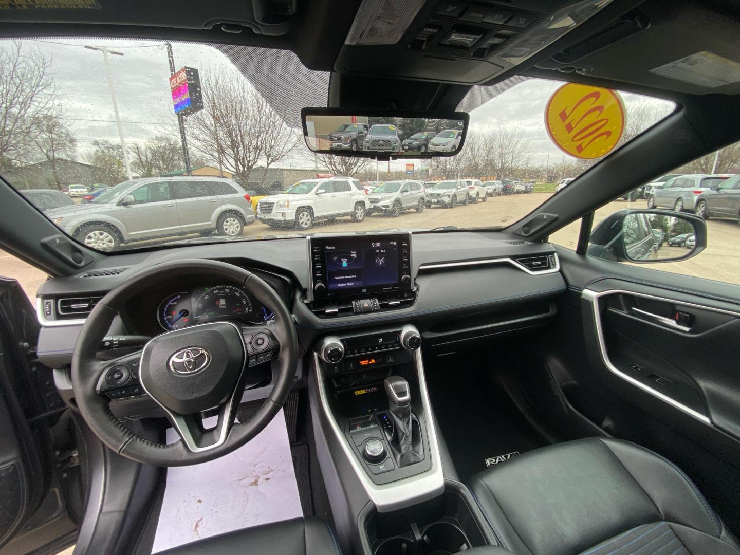 2022 GRAY TOYOTA RAV4 XSE (4T3E6RFV0NU) with an 2.5L engine, Continuously Variable transmission, located at 908 SE 14th Street, Des Moines, IA, 50317, (515) 281-0330, 41.580303, -93.597046 - Photo#21