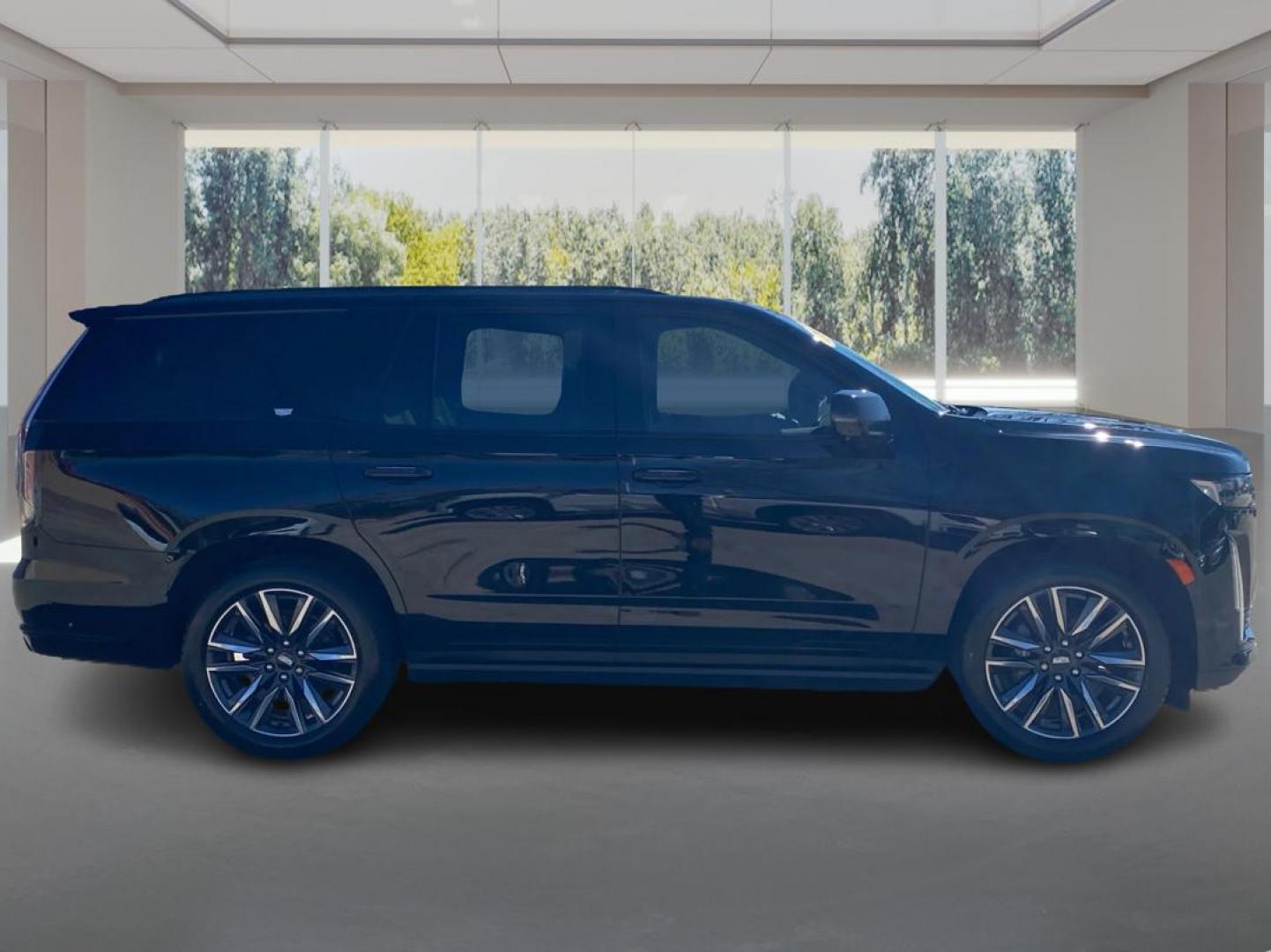 2021 BLACK CADILLAC ESCALADE SPORT PLATINUM (1GYS4GKL9MR) with an 6.2L engine, Automatic transmission, located at 908 SE 14th Street, Des Moines, IA, 50317, (515) 281-0330, 41.580303, -93.597046 - Photo#1