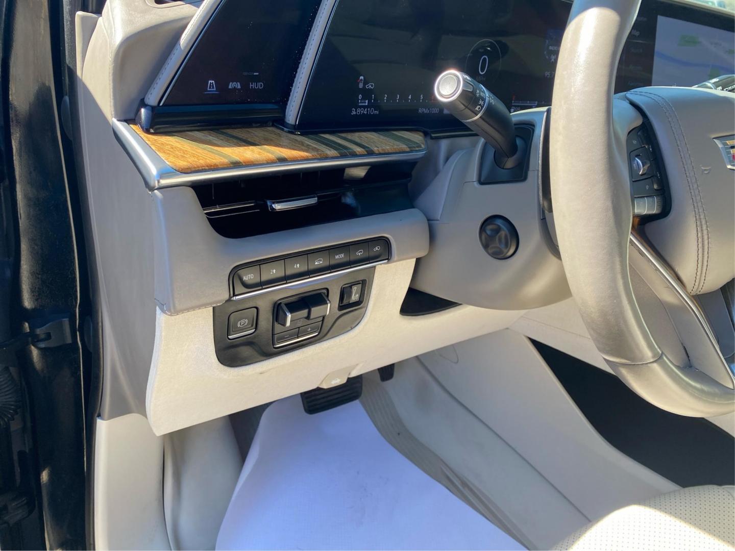 2021 BLACK CADILLAC ESCALADE SPORT PLATINUM (1GYS4GKL9MR) with an 6.2L engine, Automatic transmission, located at 908 SE 14th Street, Des Moines, IA, 50317, (515) 281-0330, 41.580303, -93.597046 - Photo#17