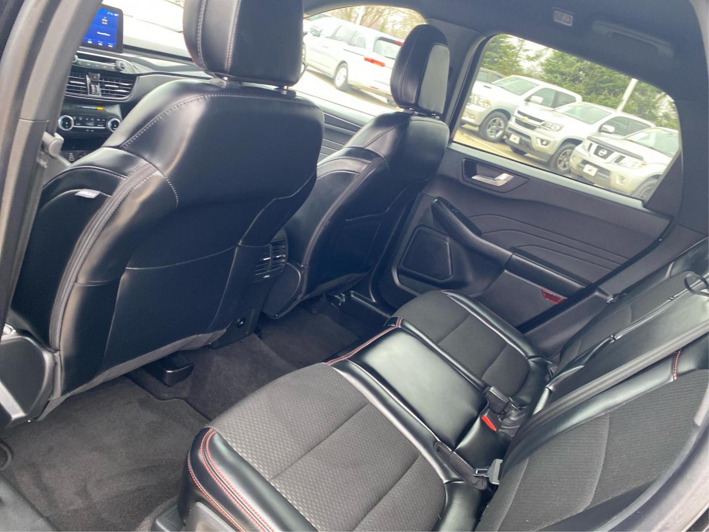 2025 BLACK FORD ESCAPE ST LINE (1FMCU0MNXSU) with an 1.5L engine, Automatic transmission, located at 908 SE 14th Street, Des Moines, IA, 50317, (515) 281-0330, 41.580303, -93.597046 - Photo#9