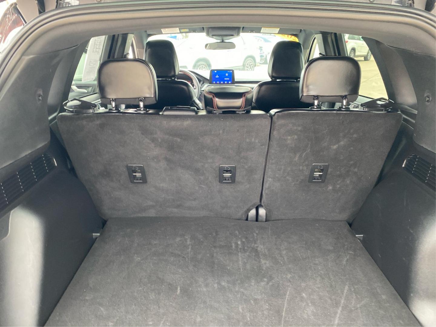 2025 BLACK FORD ESCAPE ST LINE (1FMCU0MNXSU) with an 1.5L engine, Automatic transmission, located at 908 SE 14th Street, Des Moines, IA, 50317, (515) 281-0330, 41.580303, -93.597046 - Photo#12