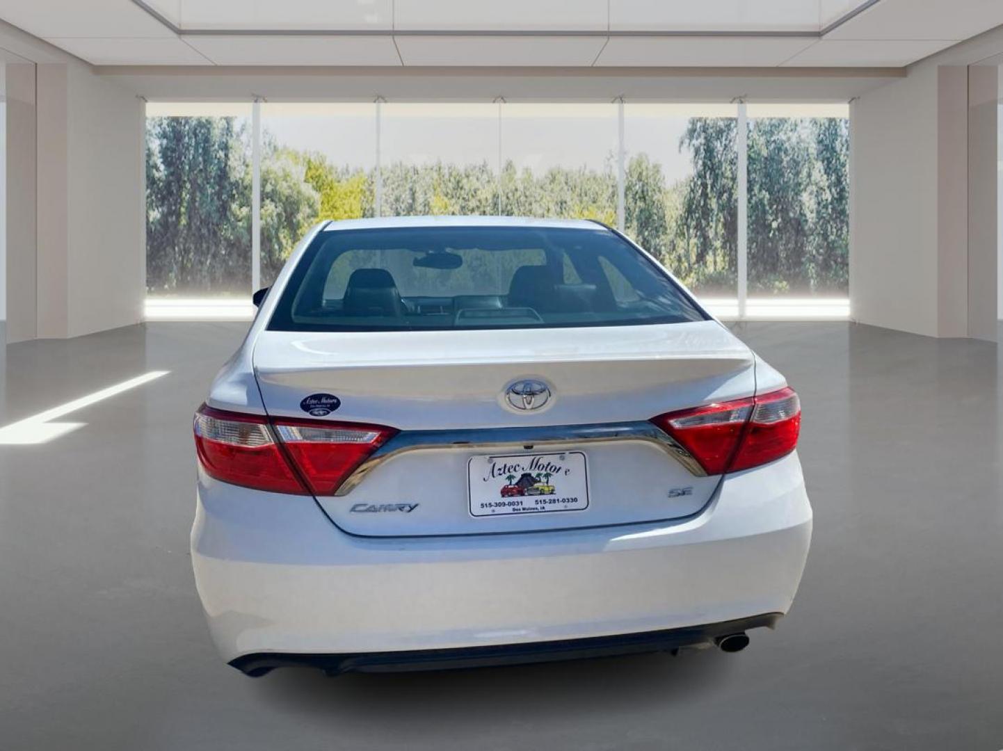 2016 WHITE TOYOTA CAMRY LE (4T1BF1FK0GU) with an 2.5L engine, Automatic transmission, located at 908 SE 14th Street, Des Moines, IA, 50317, (515) 281-0330, 41.580303, -93.597046 - Photo#3