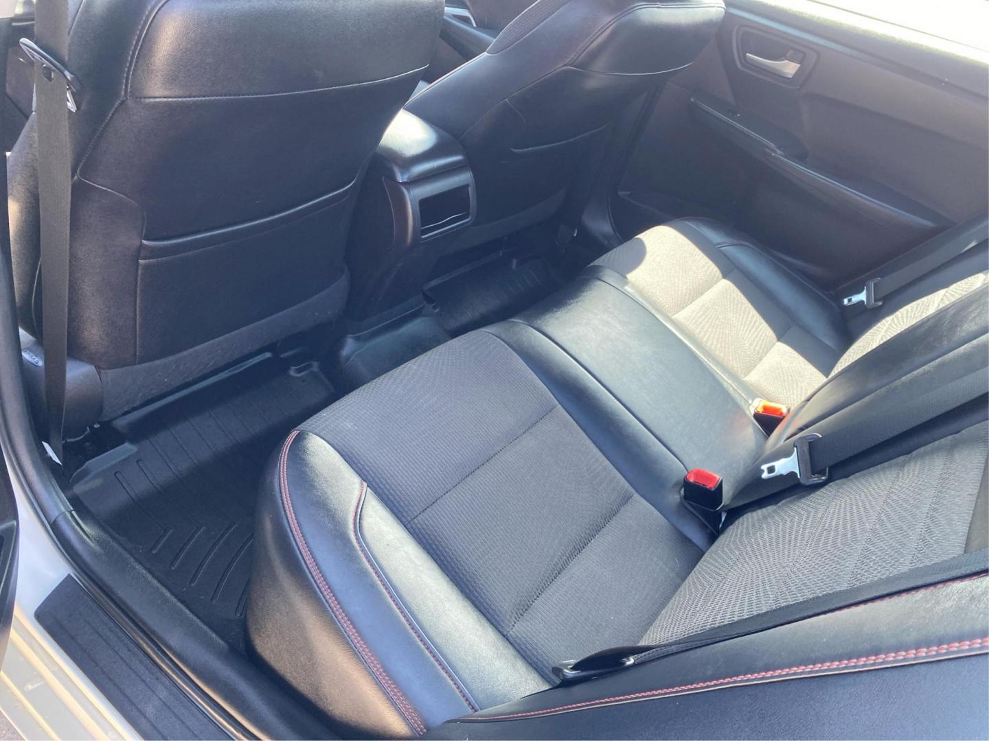 2016 WHITE TOYOTA CAMRY LE (4T1BF1FK0GU) with an 2.5L engine, Automatic transmission, located at 908 SE 14th Street, Des Moines, IA, 50317, (515) 281-0330, 41.580303, -93.597046 - Photo#9