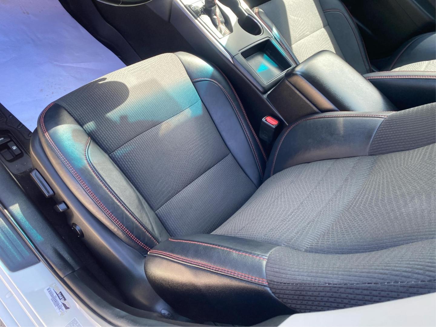 2016 WHITE TOYOTA CAMRY LE (4T1BF1FK0GU) with an 2.5L engine, Automatic transmission, located at 908 SE 14th Street, Des Moines, IA, 50317, (515) 281-0330, 41.580303, -93.597046 - Photo#17