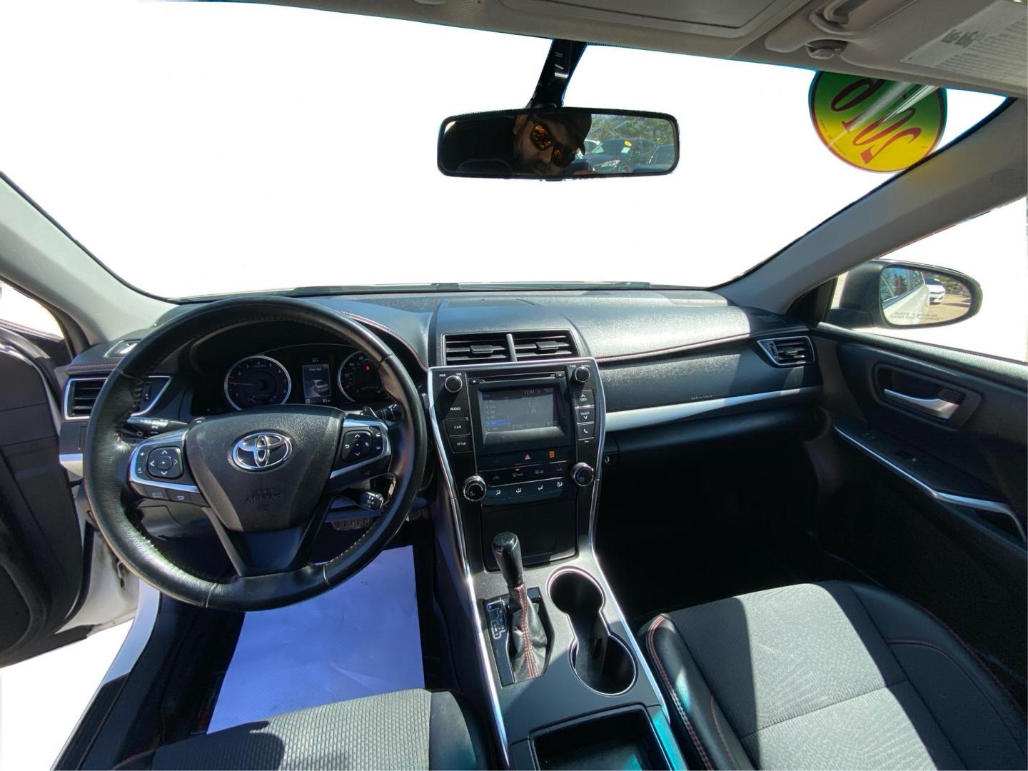 2016 WHITE TOYOTA CAMRY LE (4T1BF1FK0GU) with an 2.5L engine, Automatic transmission, located at 908 SE 14th Street, Des Moines, IA, 50317, (515) 281-0330, 41.580303, -93.597046 - Photo#21