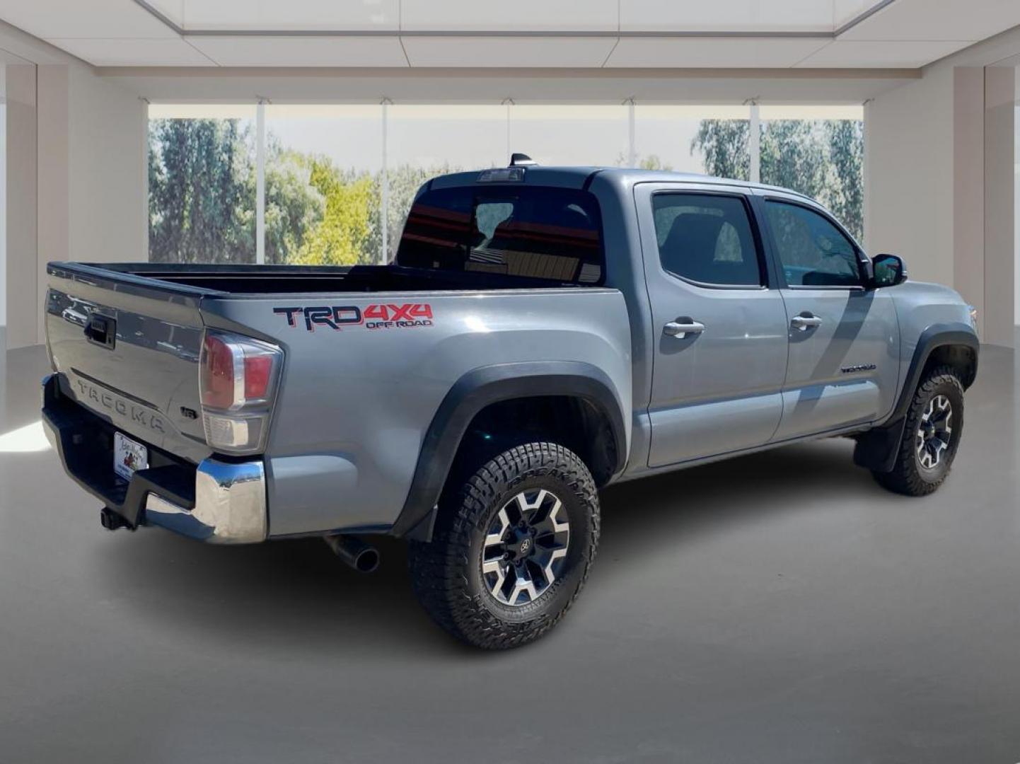 2021 GRAY TOYOTA TACOMA DOUBLE CAB (3TMCZ5AN3MM) with an 3.5L engine, Automatic transmission, located at 908 SE 14th Street, Des Moines, IA, 50317, (515) 281-0330, 41.580303, -93.597046 - Photo#2
