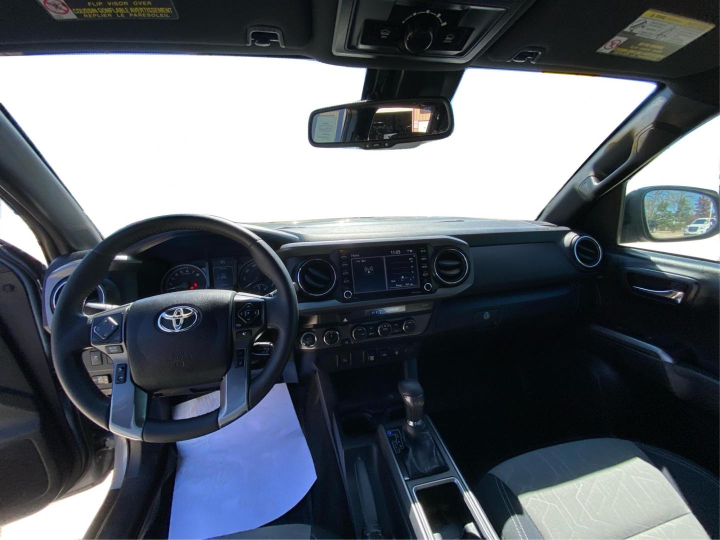 2021 GRAY TOYOTA TACOMA DOUBLE CAB (3TMCZ5AN3MM) with an 3.5L engine, Automatic transmission, located at 908 SE 14th Street, Des Moines, IA, 50317, (515) 281-0330, 41.580303, -93.597046 - Photo#21